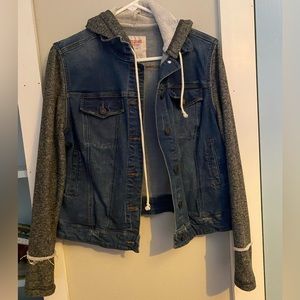 Jean/hoodie denim jacket combo. Barely worn!